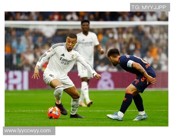 英超经典对决那不勒斯与皇马激战成平局历史冷门引发全场热议 英超经典对决那不勒斯与皇马激战成平局历史冷门引发全场热议