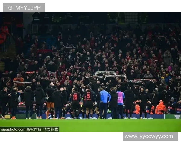 国王杯阿森纳大胜皇马五球狂潮红牌争议引发全场热议