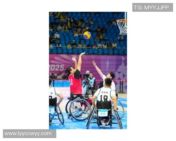 姚明带领国青队征战赛场展现篮球天赋与团队精神的精彩瞬间