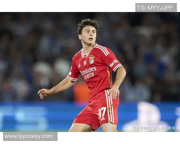 足总杯精彩对决本菲卡凭乌龙球小胜里昂转会传闻再起