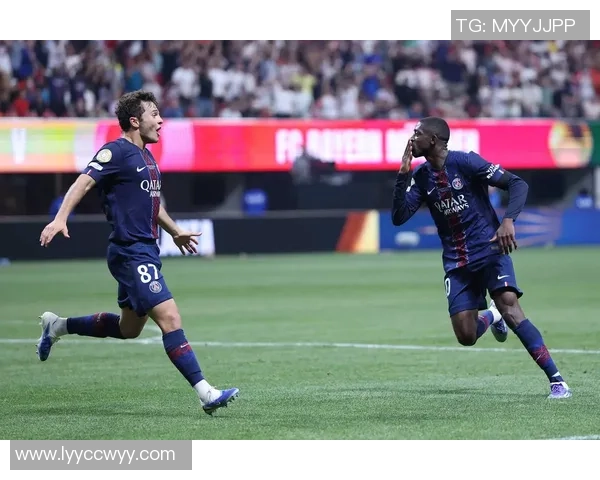 友谊赛精彩对决那不勒斯与巴黎圣日耳曼战成平局乌龙球成焦点 友谊赛精彩对决那不勒斯与巴黎圣日耳曼战成平局乌龙球成焦点