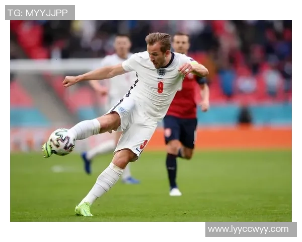 热刺与里昂激战成平局神扑瞬间引发转会传闻热议 热刺与里昂激战成平局神扑瞬间引发转会传闻热议