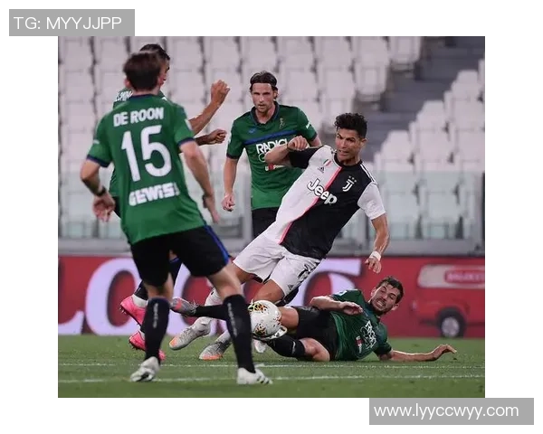 意甲焦点战尤文图斯凭乌龙球小胜AC米兰全场热情高涨 意甲焦点战尤文图斯凭乌龙球小胜AC米兰全场热情高涨