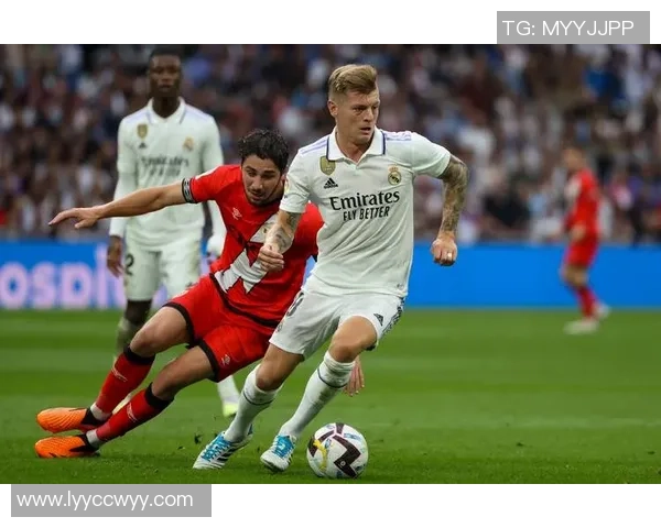 欧联杯精彩对决曼城逆转皇马全场沸腾赛后点评引发热议