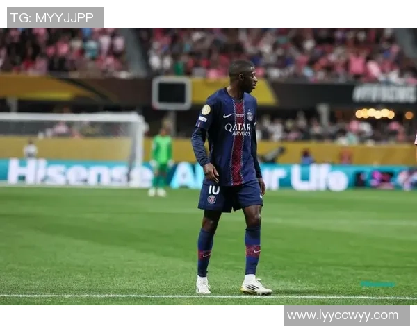 足总杯惊现冷门巴黎圣日耳曼凭乌龙球险胜皇马引发全场沸腾