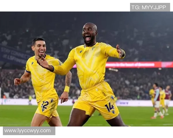 西甲激战曼城与AC米兰战成平局精彩瞬间引发全场热烈反响