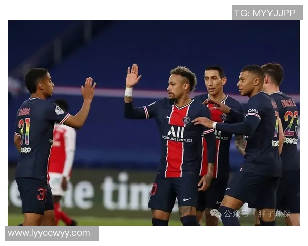 足总杯激战：利物浦逆转巴黎圣日耳曼精彩瞬间引发全场沸腾