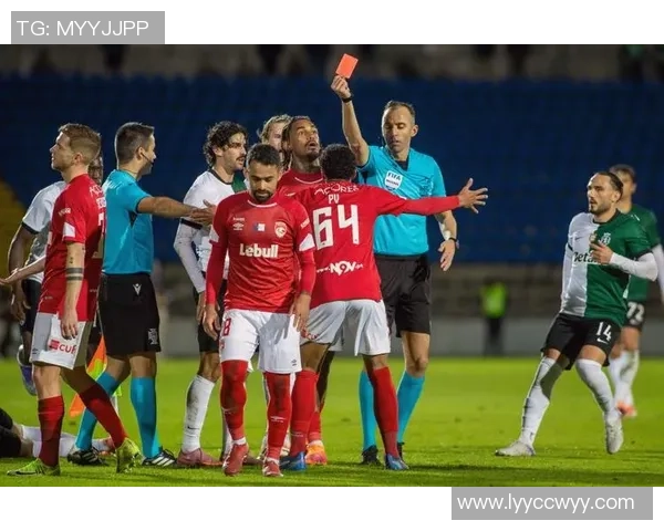 足总杯激战本菲卡与曼城握手言和神扑引发争议判罚全场沸腾